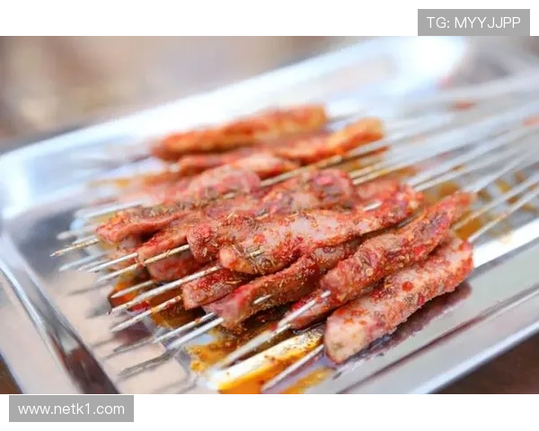 徐灿训练完直接去夜市吃十串腰子，这自律人设崩得也太快了