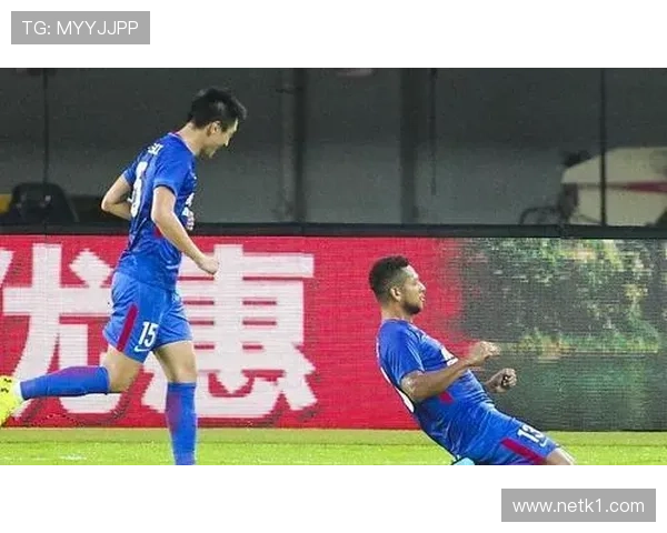 中场开球规则详解：什么时候必须直传，哪些操作会被判罚？