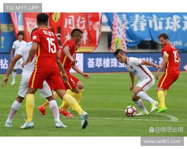 山东泰山中场创造力枯竭，越踢越乱局面持续加剧