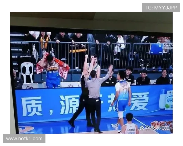 换人未获许可入场的规则详解与裁判如何判罚？