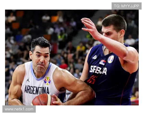 斯科拉无球策应改变防守布局，老将经验主导阵地战节奏