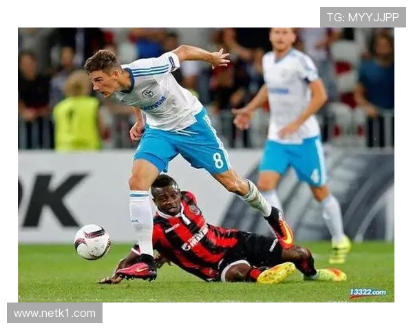 接管出球节奏较上季特尔施特根本赛季以直塞撕开逼抢