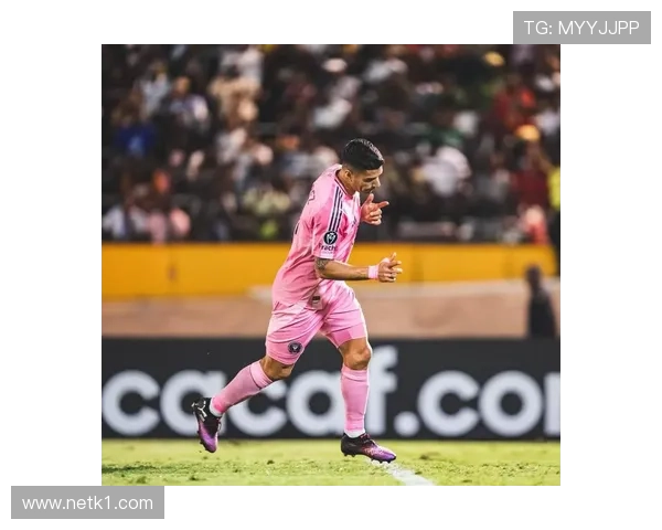 梅西提升边路突破速度撕开防线 本赛季关键战表现优于苏亚雷斯